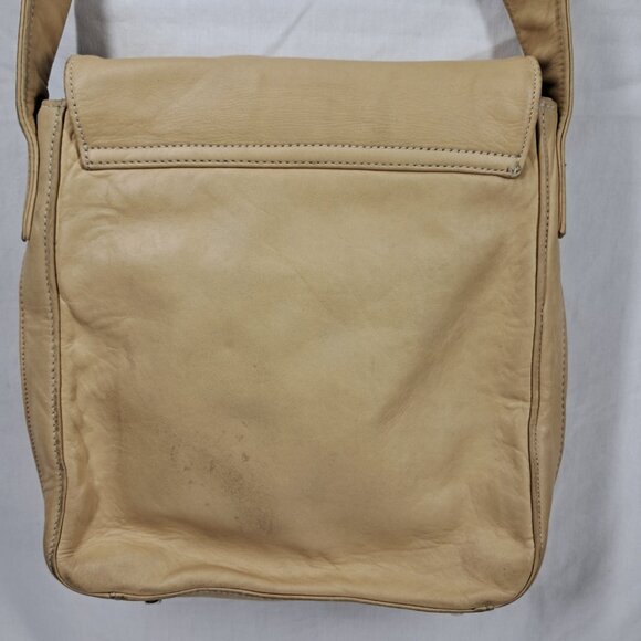 Perlina New York Soft Buttercup Yellow Messenger Purse Shoulder Bag - Picture 4 of 16